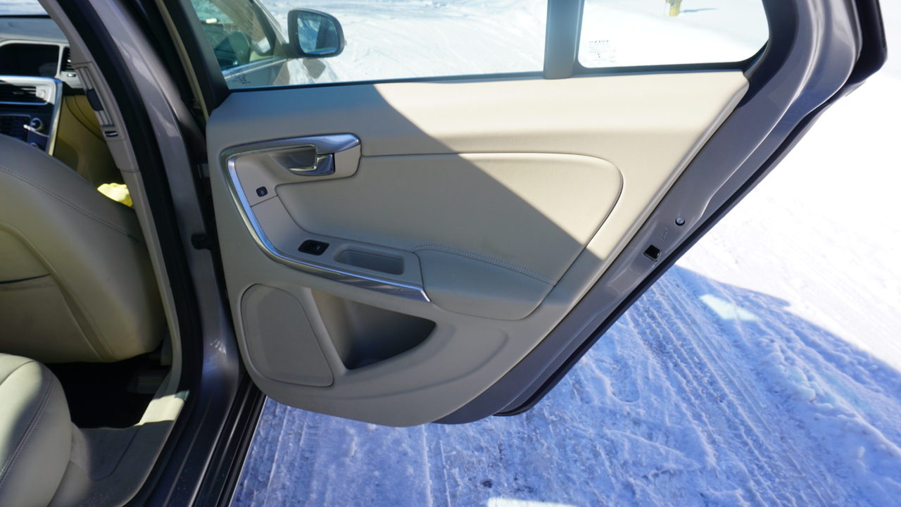 Volvo V60 2015.5 4dr Wgn T5 Premier AWD 2015