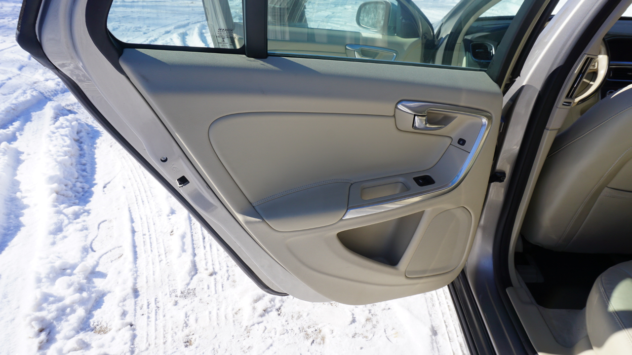 Volvo V60 2015.5 4dr Wgn T5 Premier AWD 2015