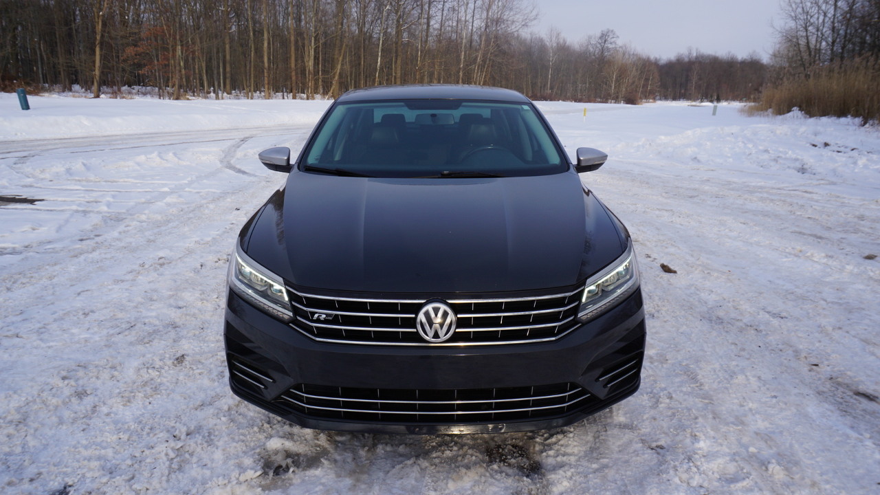Volkswagen Passat R-Line w/Comfort Pkg Auto 2017