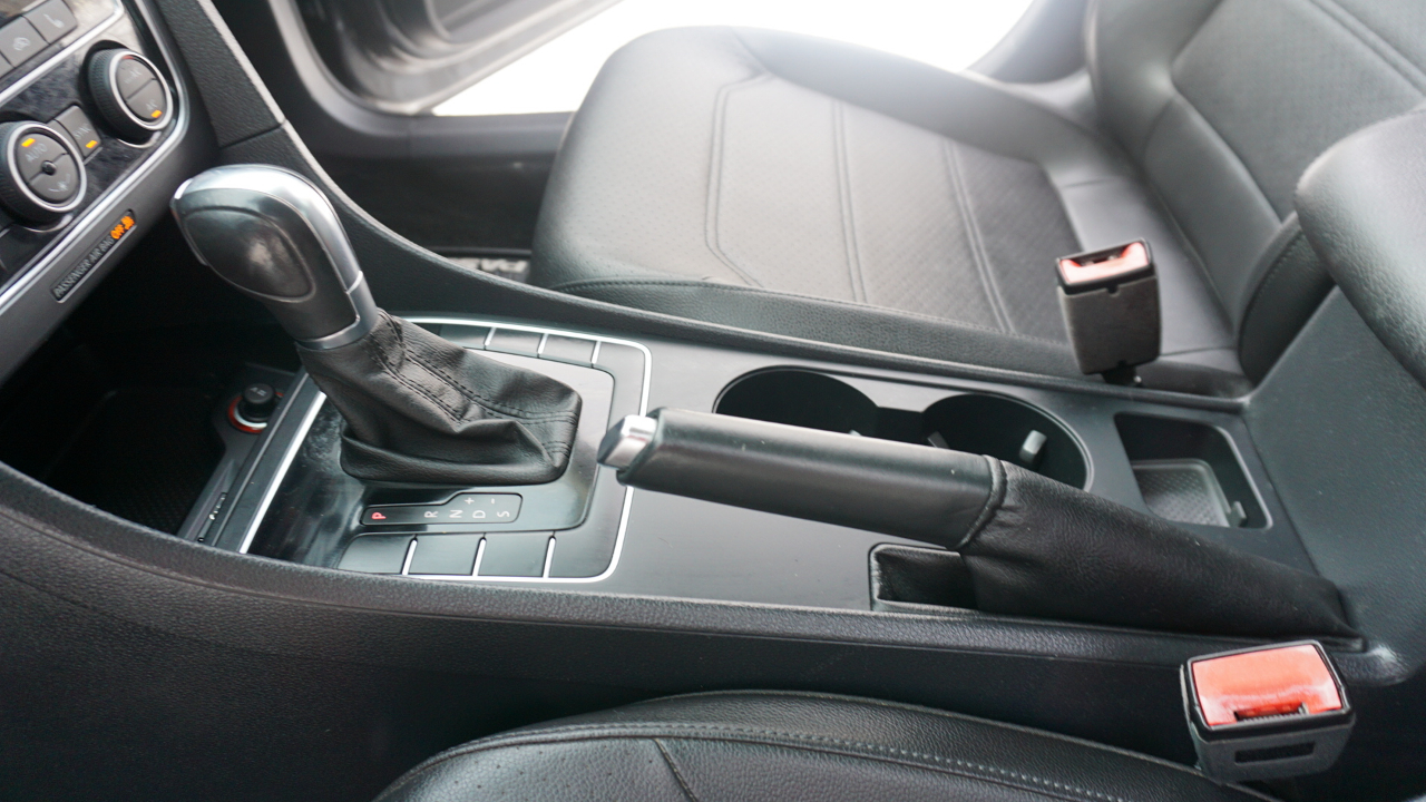 Volkswagen Passat R-Line w/Comfort Pkg Auto 2017