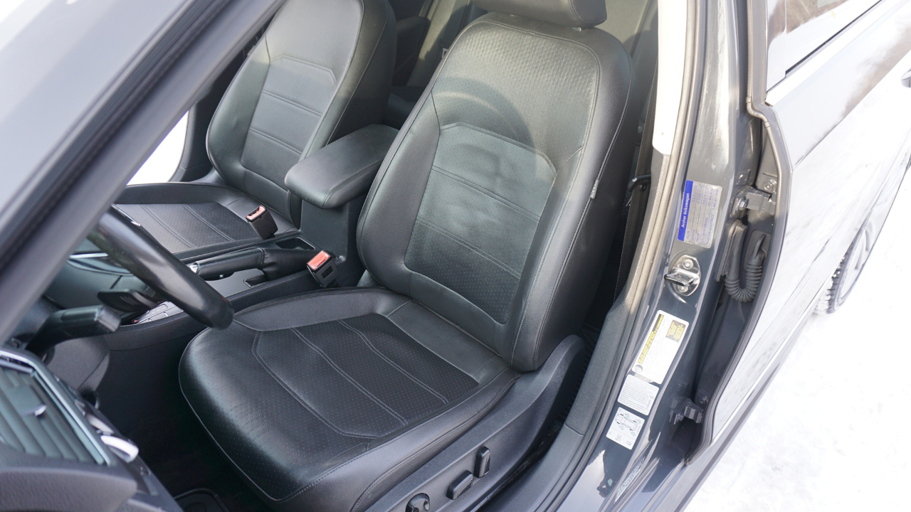 Volkswagen Passat R-Line w/Comfort Pkg Auto 2017