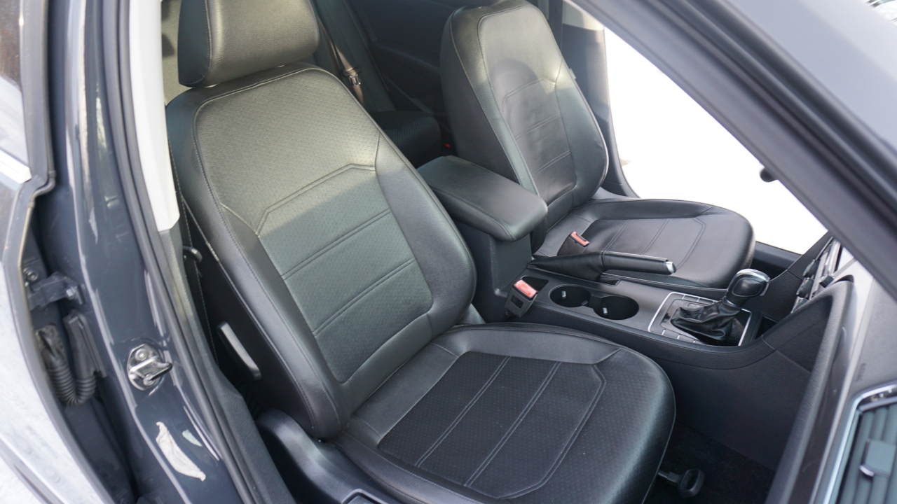 Volkswagen Passat R-Line w/Comfort Pkg Auto 2017