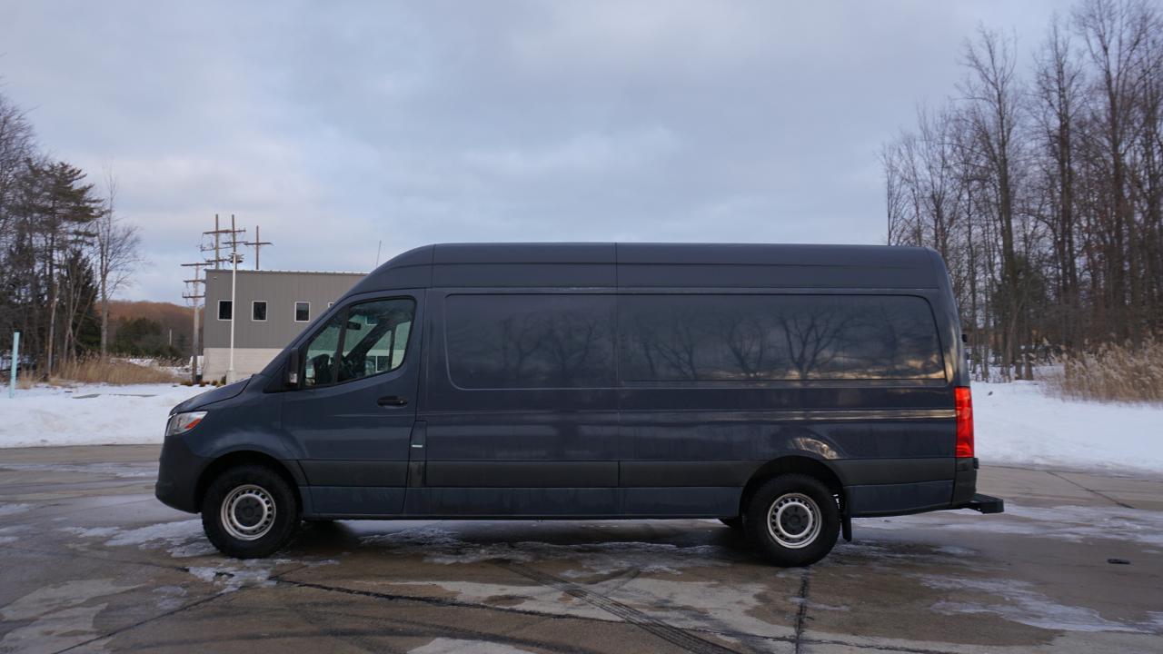 Mercedes-Benz Sprinter Van 2500 High Roof V6 170" RWD 2019