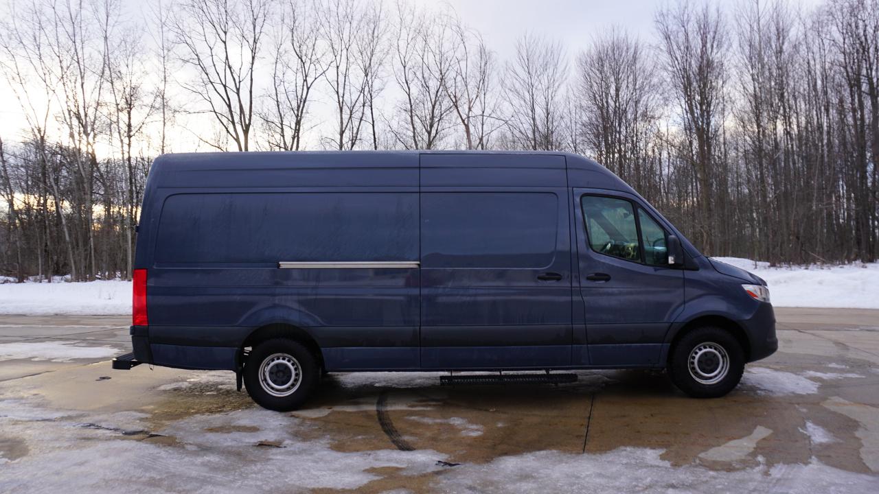 Mercedes-Benz Sprinter Van 2500 High Roof V6 170" RWD 2019
