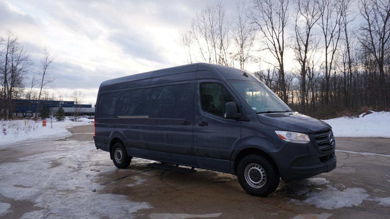 Mercedes-Benz Sprinter Van 2500 High Roof V6 170" RWD 2019