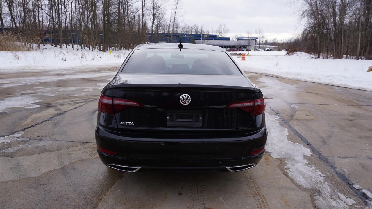 Volkswagen Jetta R-Line Auto w/SULEV 2020
