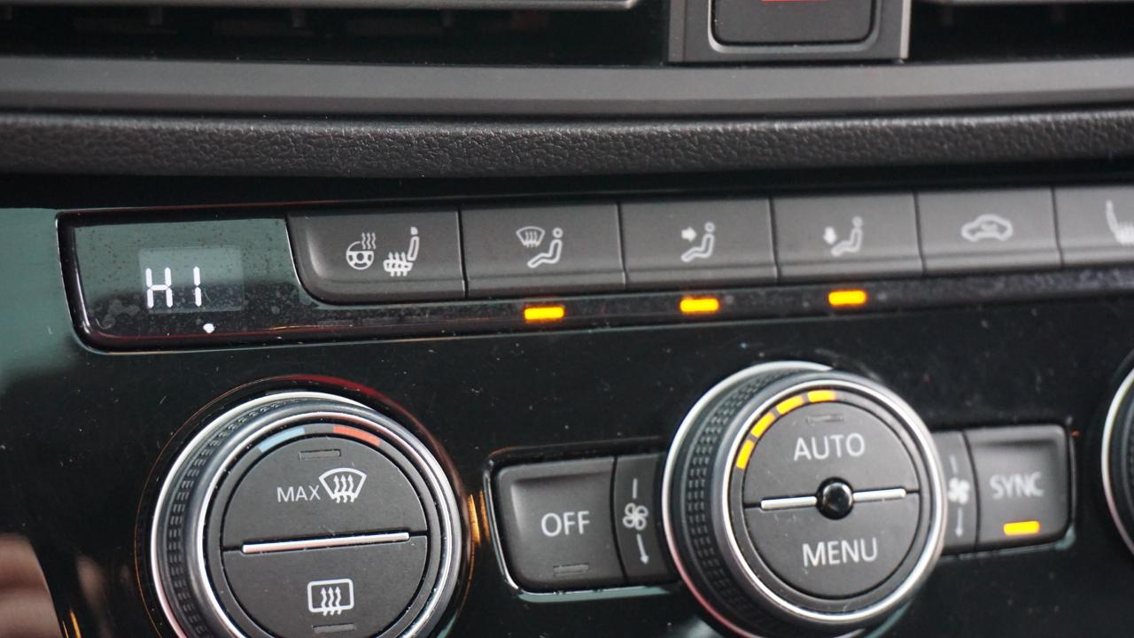 Volkswagen Jetta R-Line Auto w/SULEV 2020