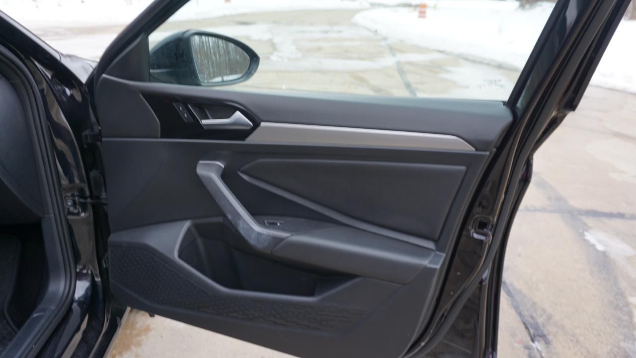 Volkswagen Jetta R-Line Auto w/SULEV 2020