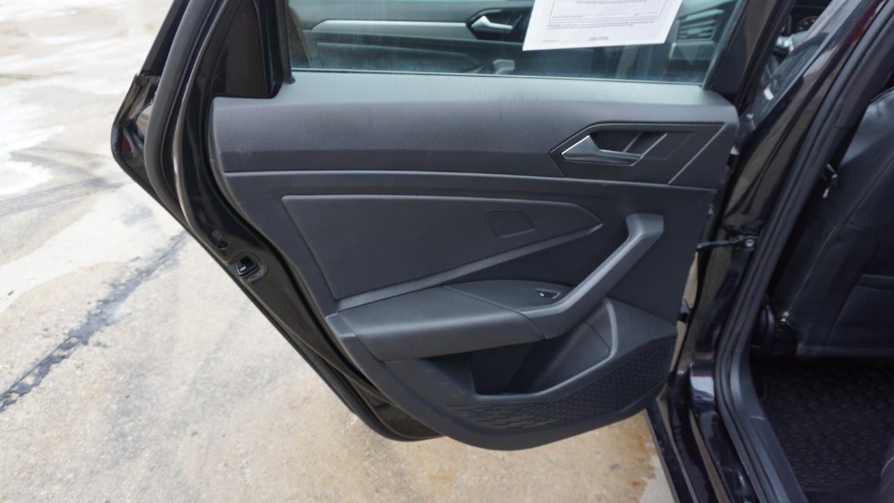 Volkswagen Jetta R-Line Auto w/SULEV 2020