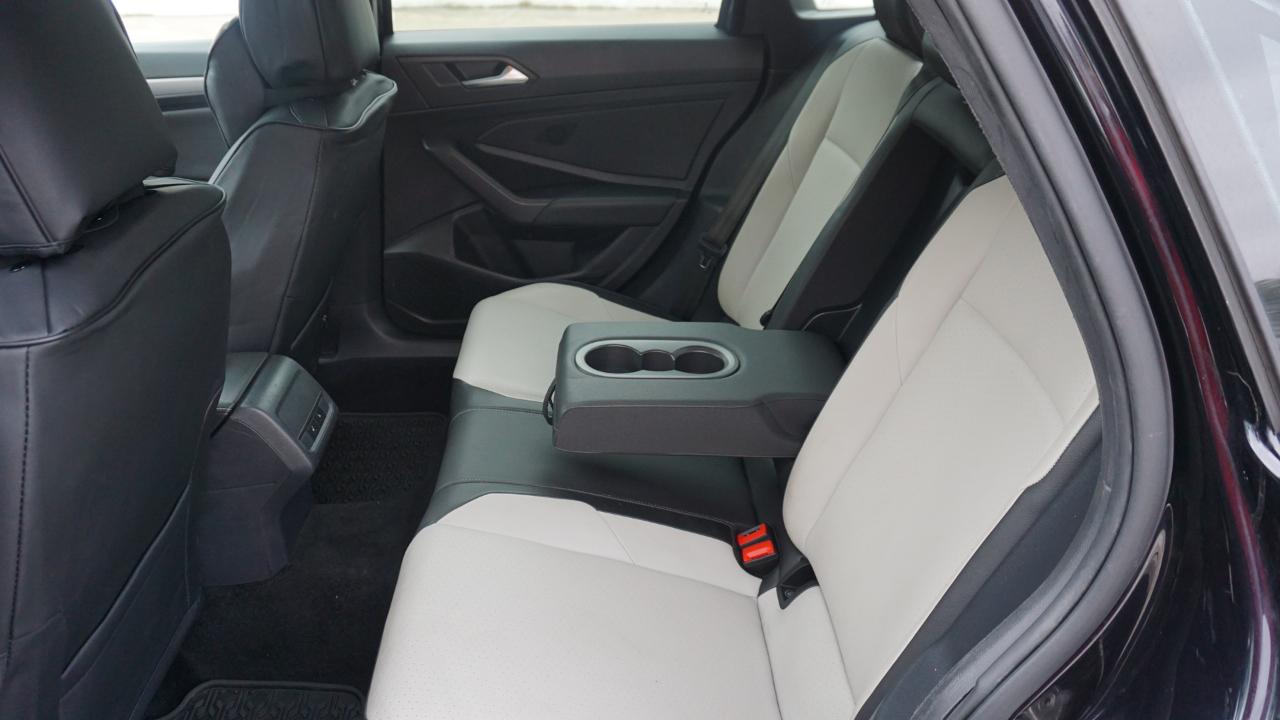 Volkswagen Jetta R-Line Auto w/SULEV 2020