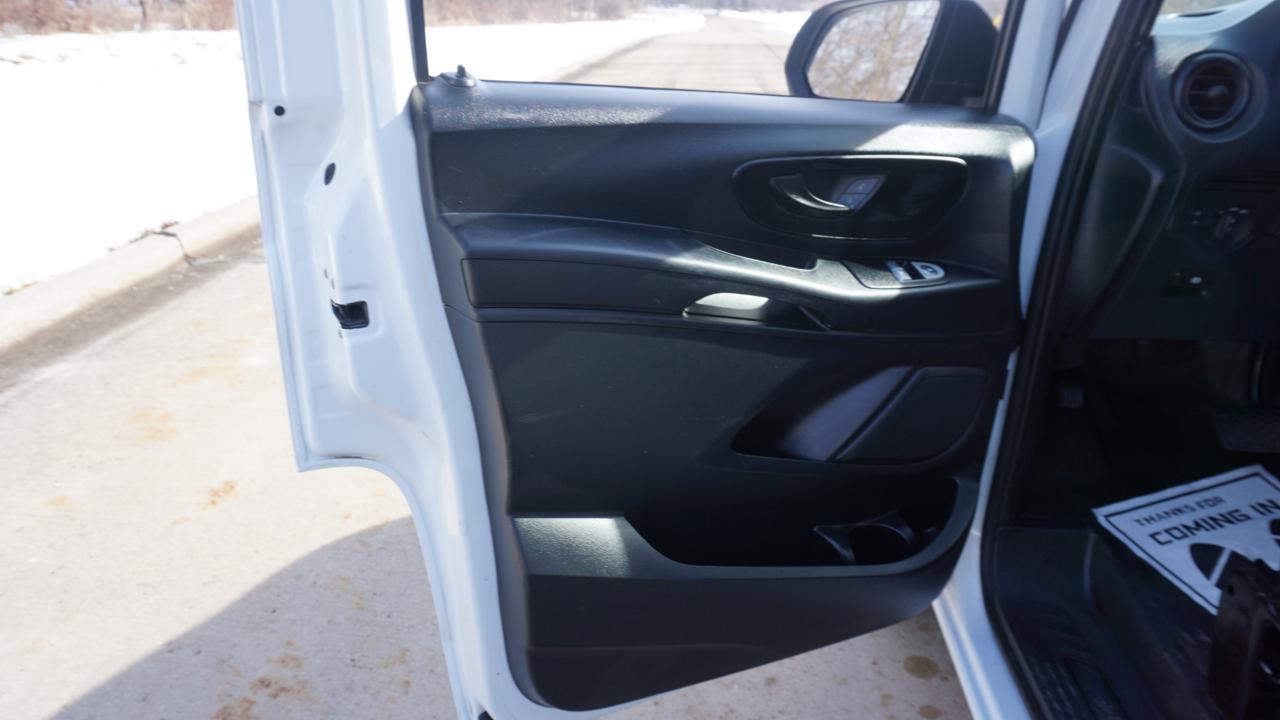 Mercedes-Benz Metris Cargo Van Standard Roof 126" Wheelbase 2020