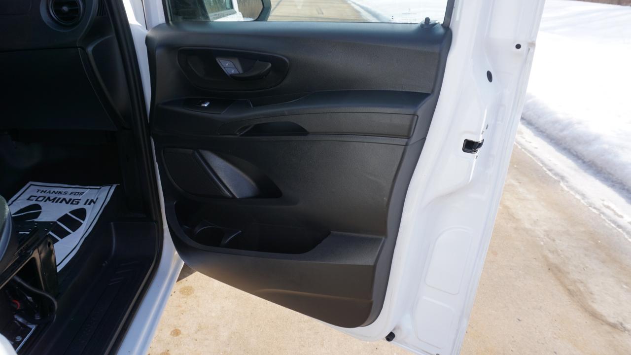 Mercedes-Benz Metris Cargo Van Standard Roof 126" Wheelbase 2020