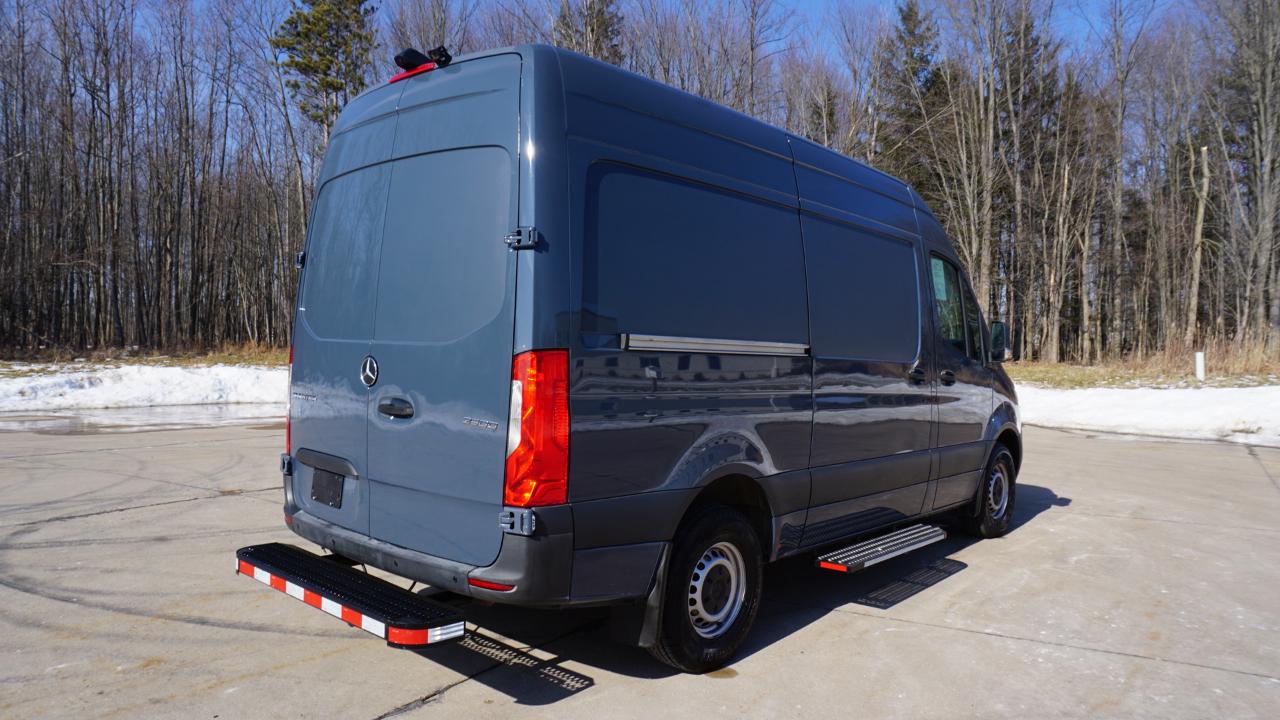 Mercedes-Benz Sprinter Van 2500 Standard Roof V6 144" RWD 2019