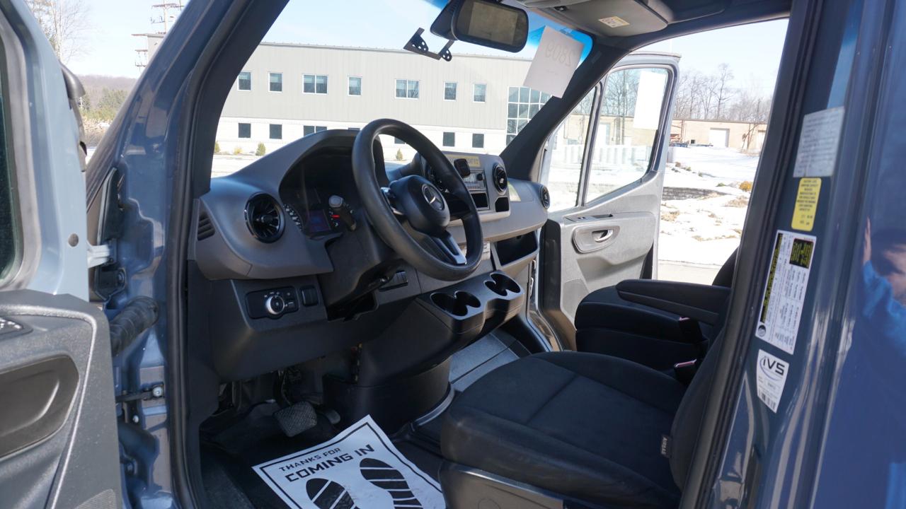 Mercedes-Benz Sprinter Van 2500 Standard Roof V6 144" RWD 2019