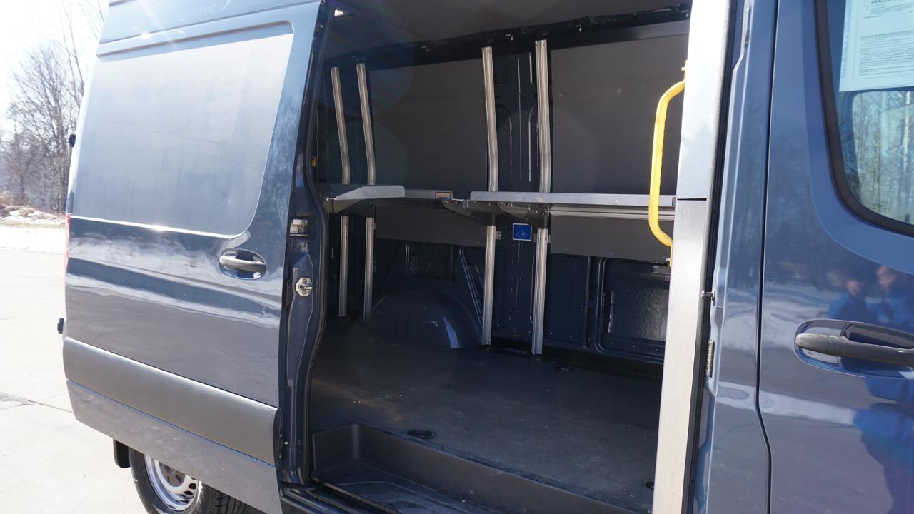 Mercedes-Benz Sprinter Van 2500 Standard Roof V6 144" RWD 2019
