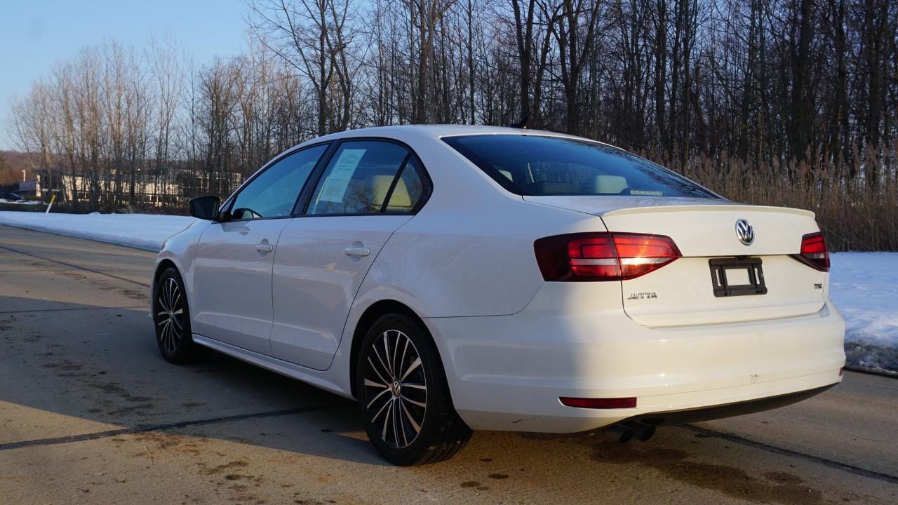 Volkswagen Jetta Sedan 4dr Auto 1.8T Sport PZEV 2016