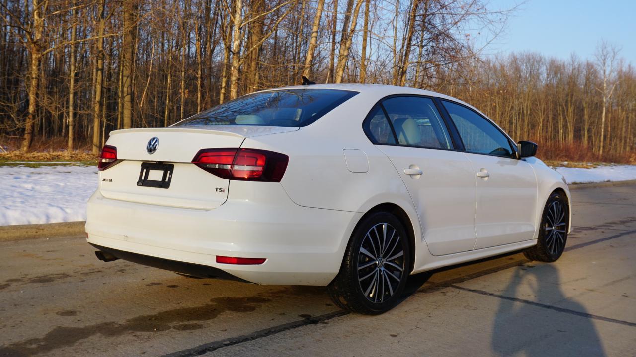 Volkswagen Jetta Sedan 4dr Auto 1.8T Sport PZEV 2016