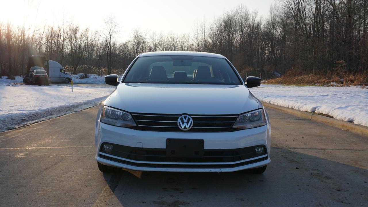Volkswagen Jetta Sedan 4dr Auto 1.8T Sport PZEV 2016
