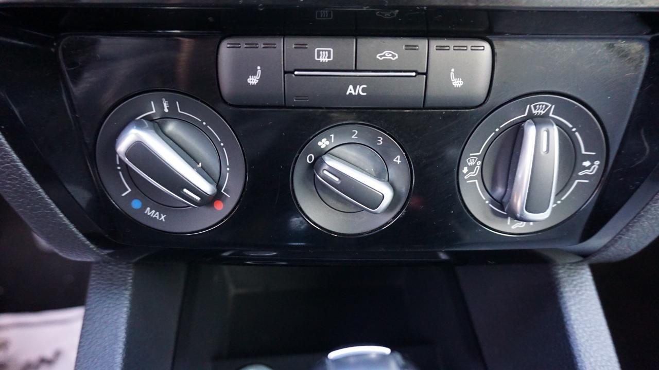 Volkswagen Jetta Sedan 4dr Auto 1.8T Sport PZEV 2016