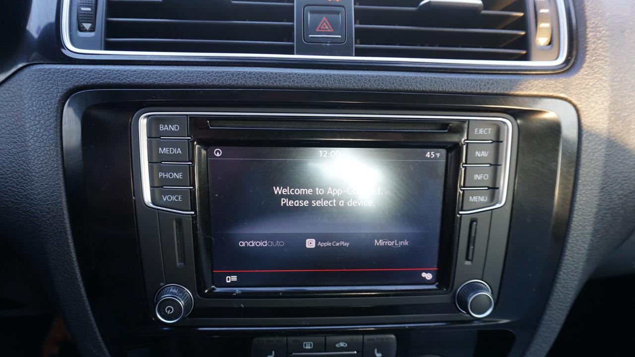 Volkswagen Jetta Sedan 4dr Auto 1.8T Sport PZEV 2016