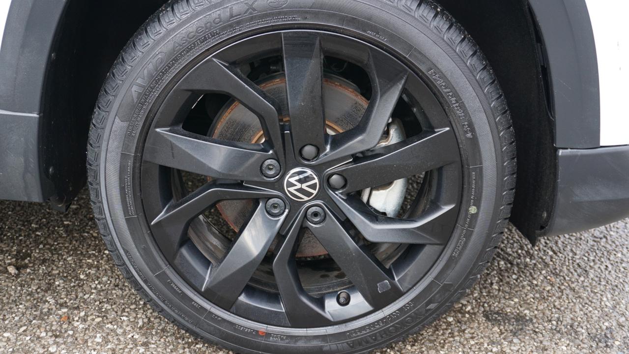 Volkswagen Taos SEL FWD 2022