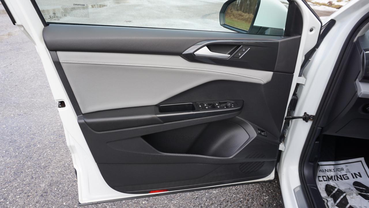 Volkswagen Taos SEL FWD 2022