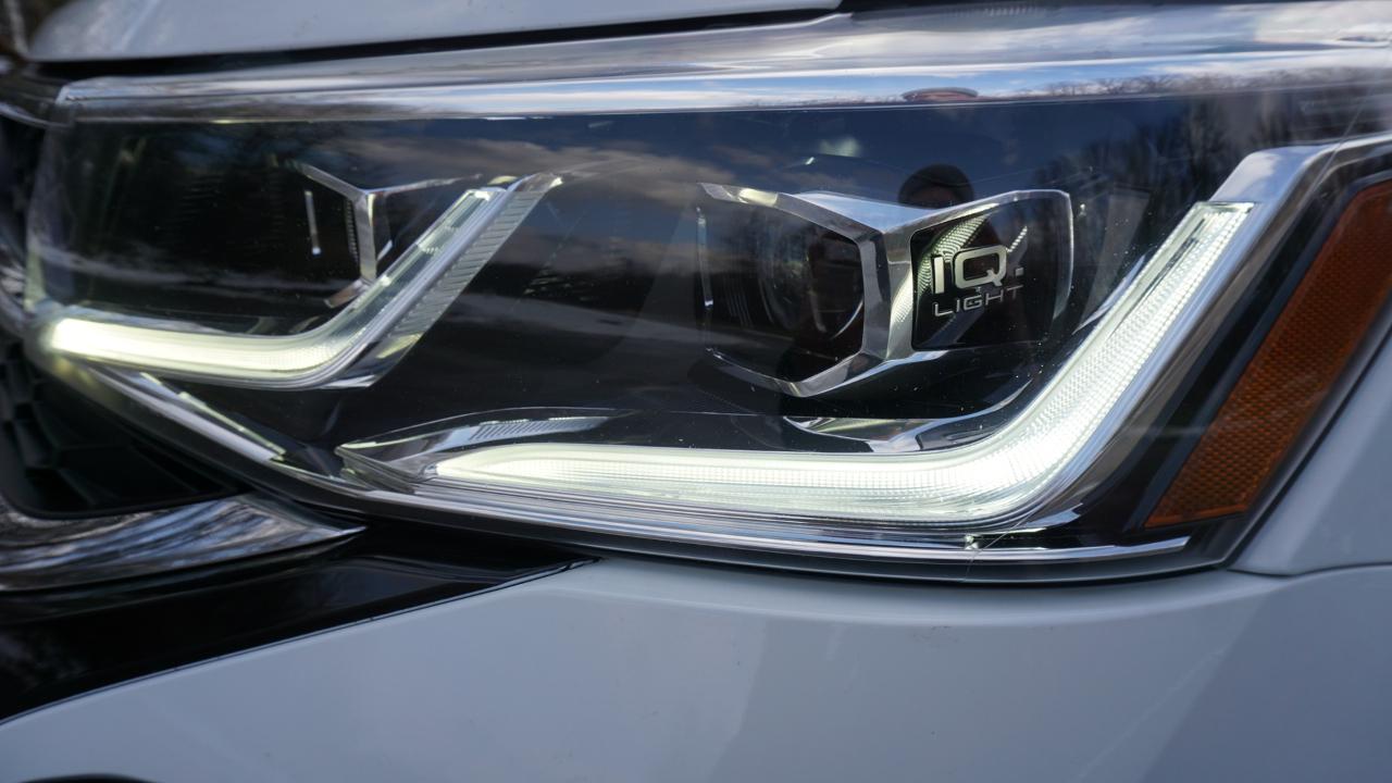 Volkswagen Taos SEL FWD 2022