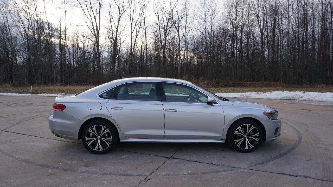 Volkswagen Passat 2.0T SE Auto 2021