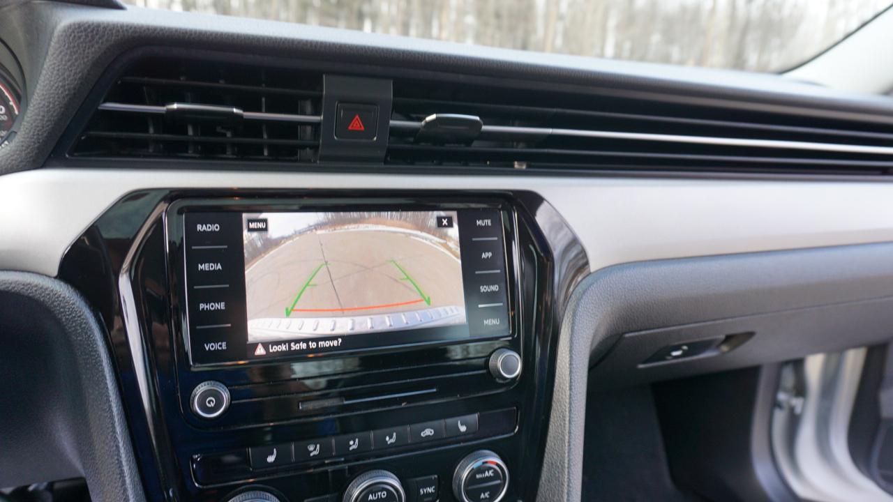 Volkswagen Passat 2.0T SE Auto 2021