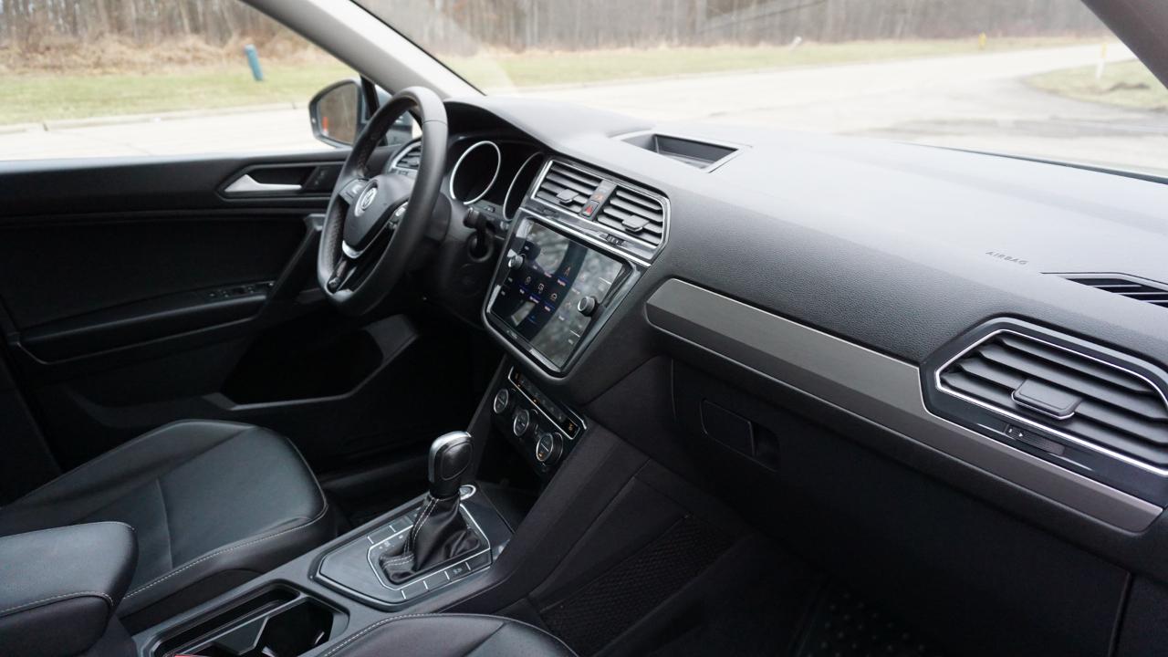 Volkswagen Tiguan 2.0T SE R-Line Black FWD 2021