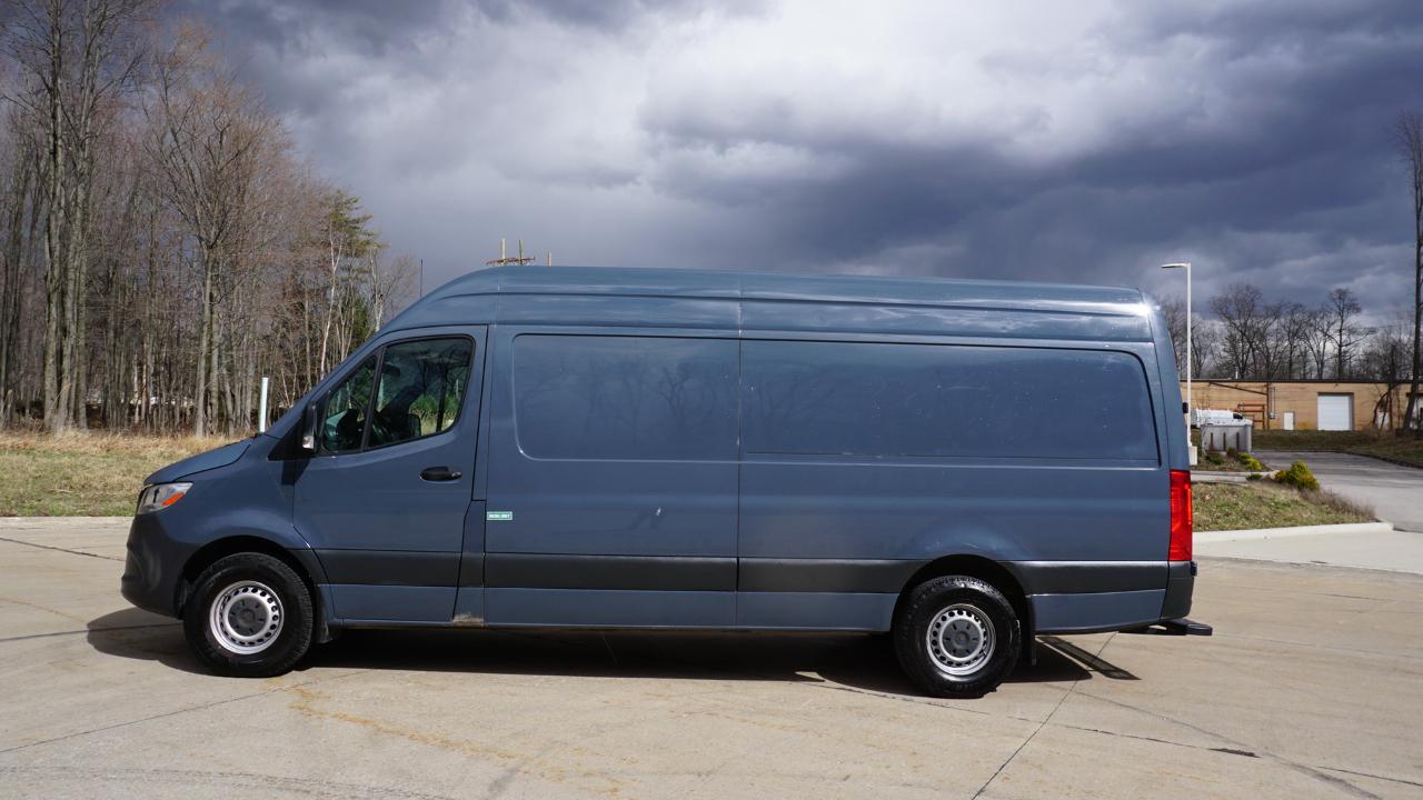 Mercedes-Benz Sprinter Van 2500 High Roof V6 170" RWD 2019