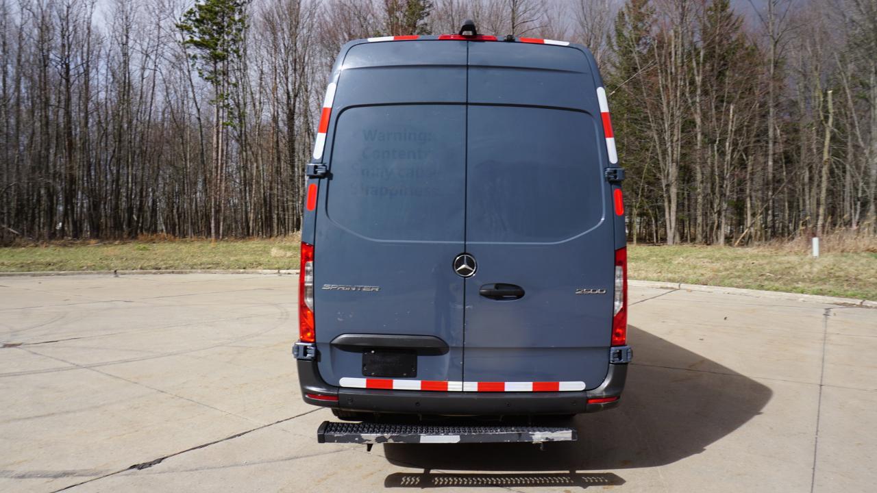 Mercedes-Benz Sprinter Van 2500 High Roof V6 170" RWD 2019