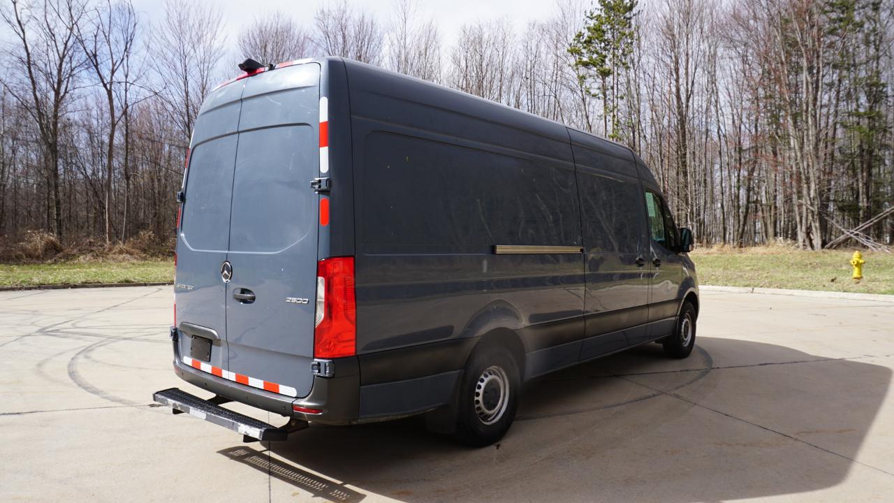 Mercedes-Benz Sprinter Van 2500 High Roof V6 170" RWD 2019