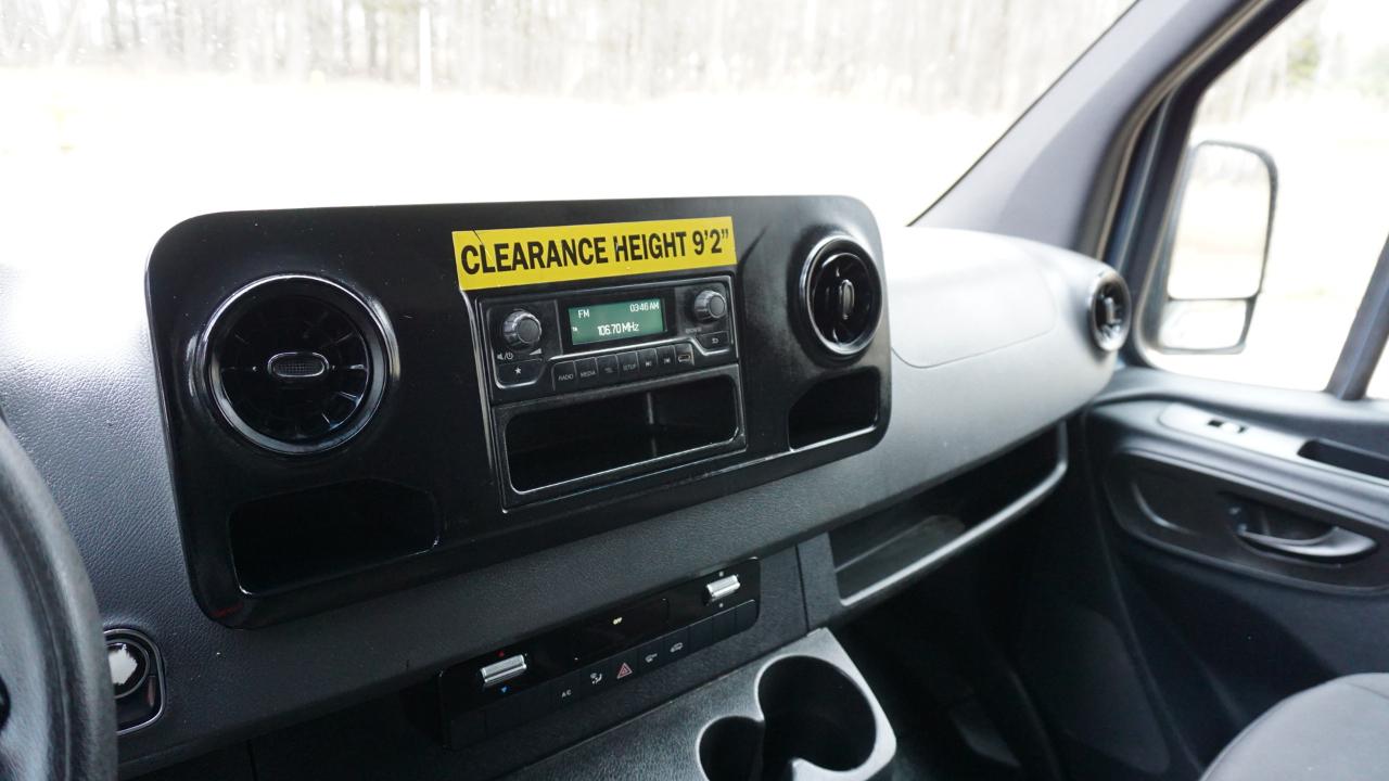 Mercedes-Benz Sprinter Van 2500 High Roof V6 170" RWD 2019