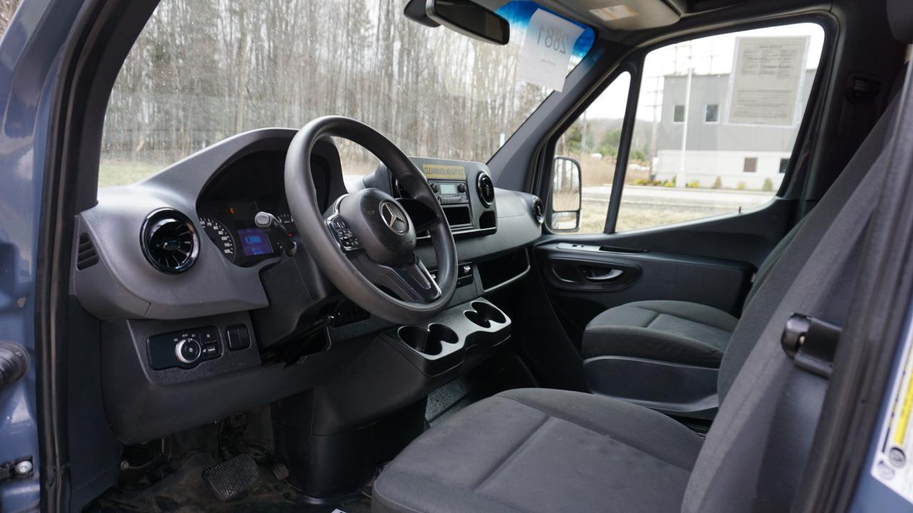 Mercedes-Benz Sprinter Van 2500 High Roof V6 170" RWD 2019