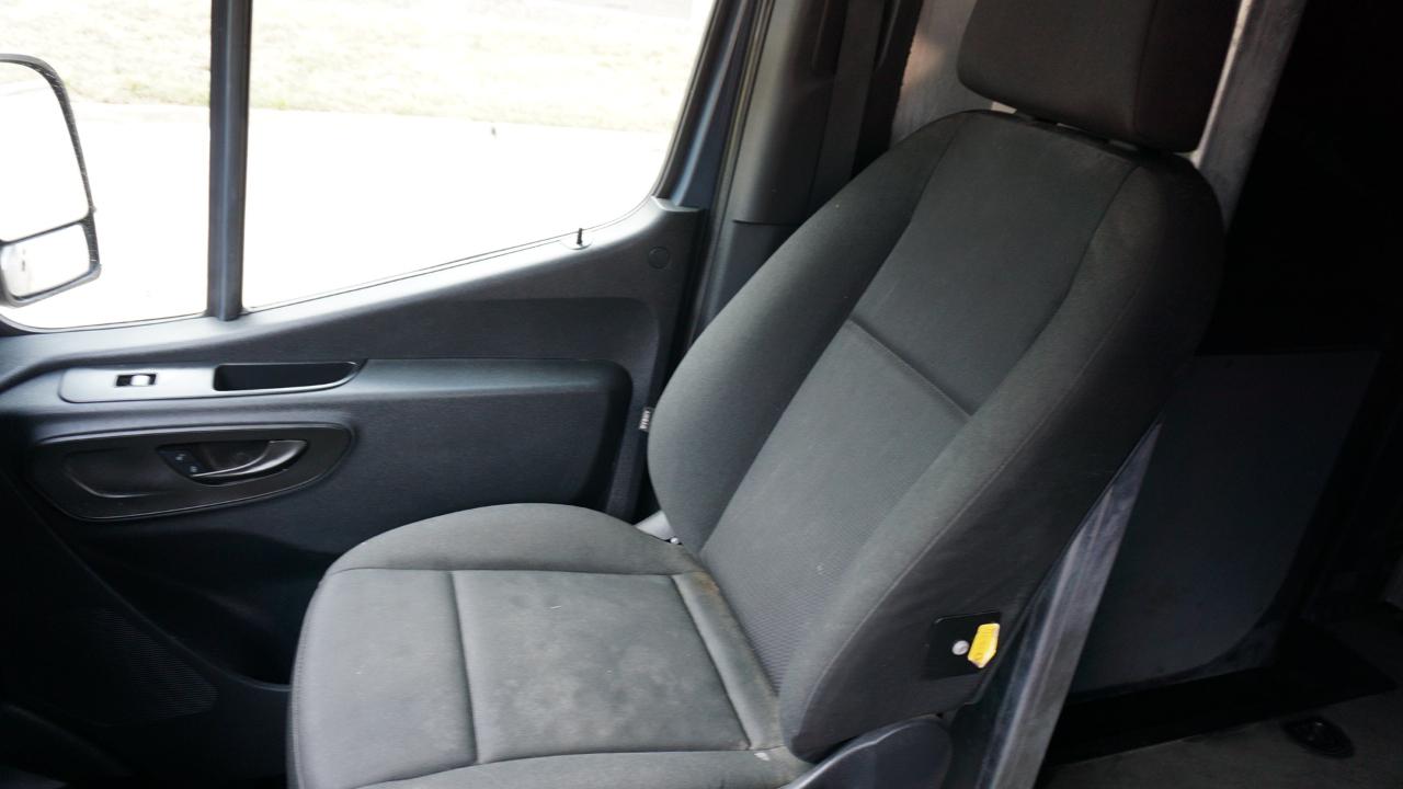 Mercedes-Benz Sprinter Van 2500 High Roof V6 170" RWD 2019