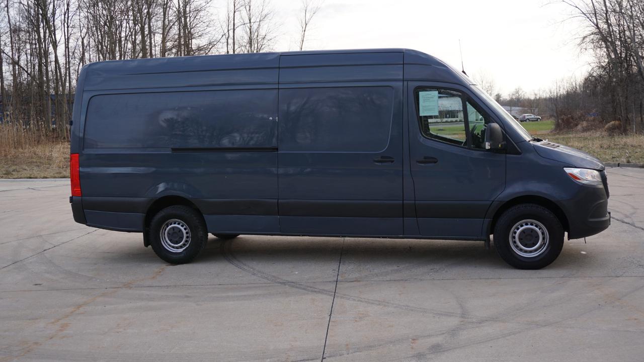 Mercedes-Benz Sprinter Van 2500 High Roof V6 170" RWD 2019