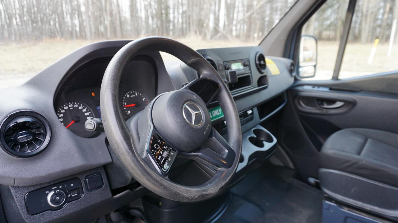 Mercedes-Benz Sprinter Van 2500 High Roof V6 170" RWD 2019