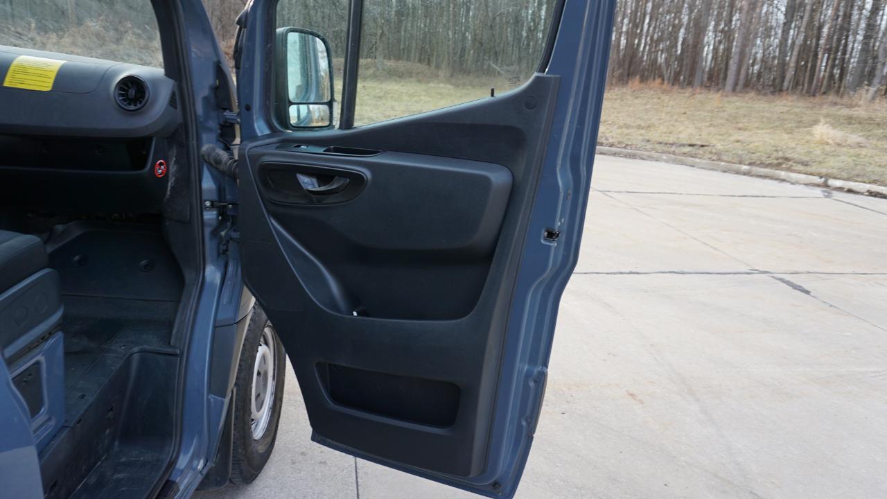 Mercedes-Benz Sprinter Van 2500 High Roof V6 170" RWD 2019