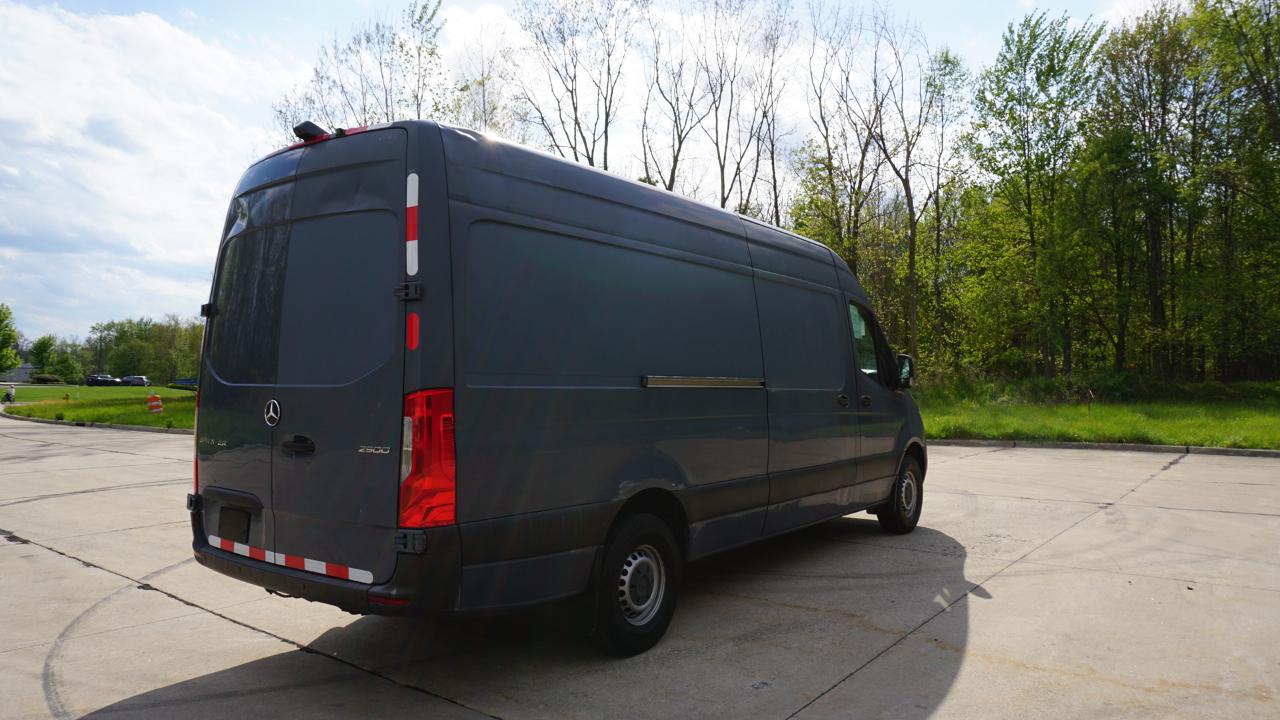 Mercedes-Benz Sprinter Van 2500 High Roof V6 170" RWD 2019