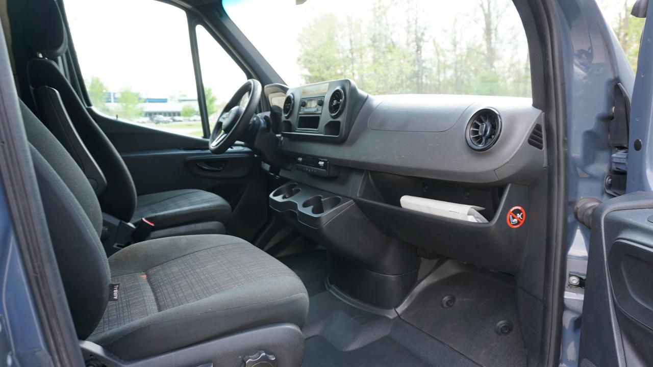 Mercedes-Benz Sprinter Van 2500 High Roof V6 170" RWD 2019