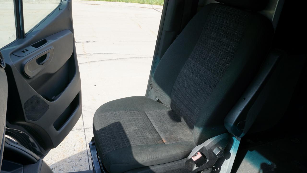 Mercedes-Benz Sprinter Van 2500 High Roof V6 170" RWD 2019