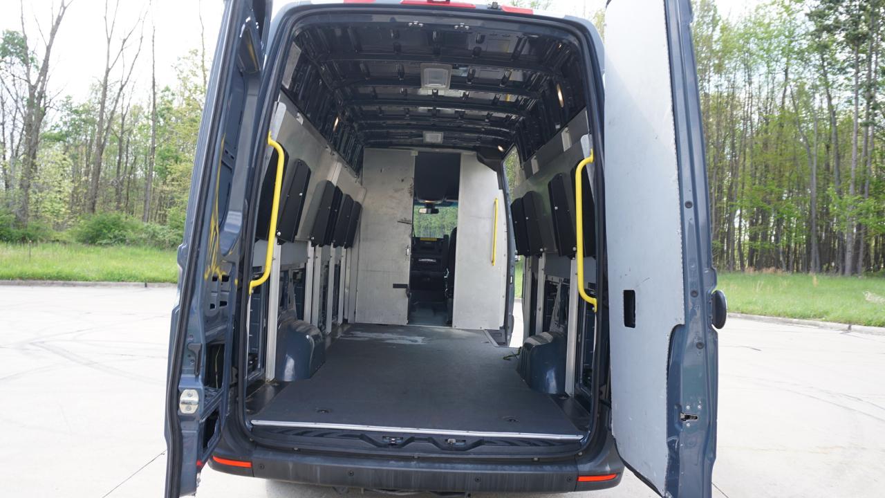 Mercedes-Benz Sprinter Van 2500 High Roof V6 170" RWD 2019
