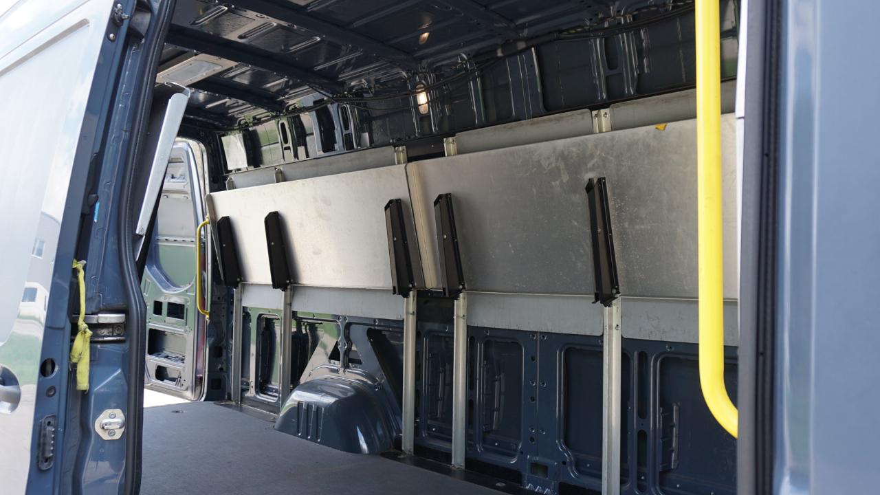 Mercedes-Benz Sprinter Van 2500 High Roof V6 170" RWD 2019