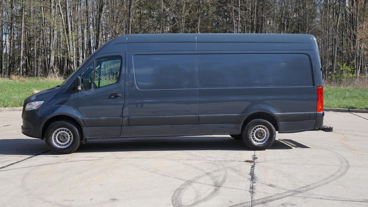 Mercedes-Benz Sprinter Van 2500 High Roof V6 170" RWD 2019