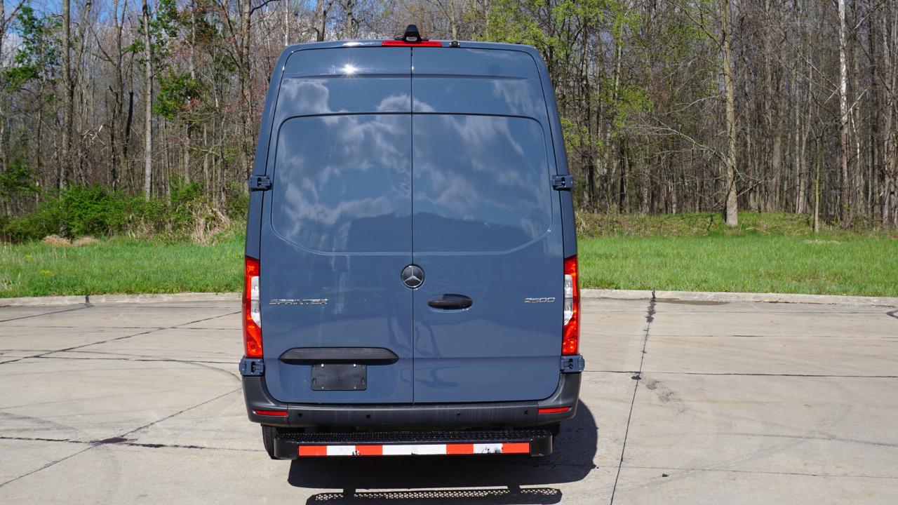 Mercedes-Benz Sprinter Van 2500 High Roof V6 170" RWD 2019