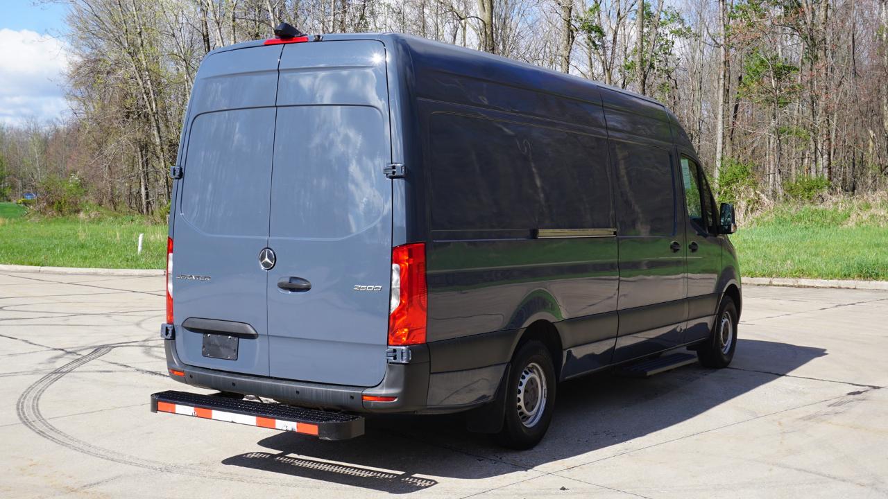 Mercedes-Benz Sprinter Van 2500 High Roof V6 170" RWD 2019