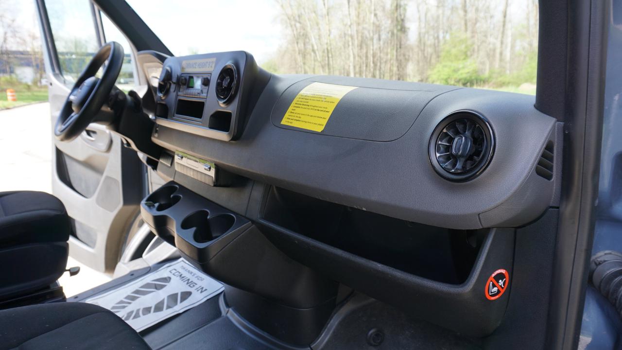 Mercedes-Benz Sprinter Van 2500 High Roof V6 170" RWD 2019