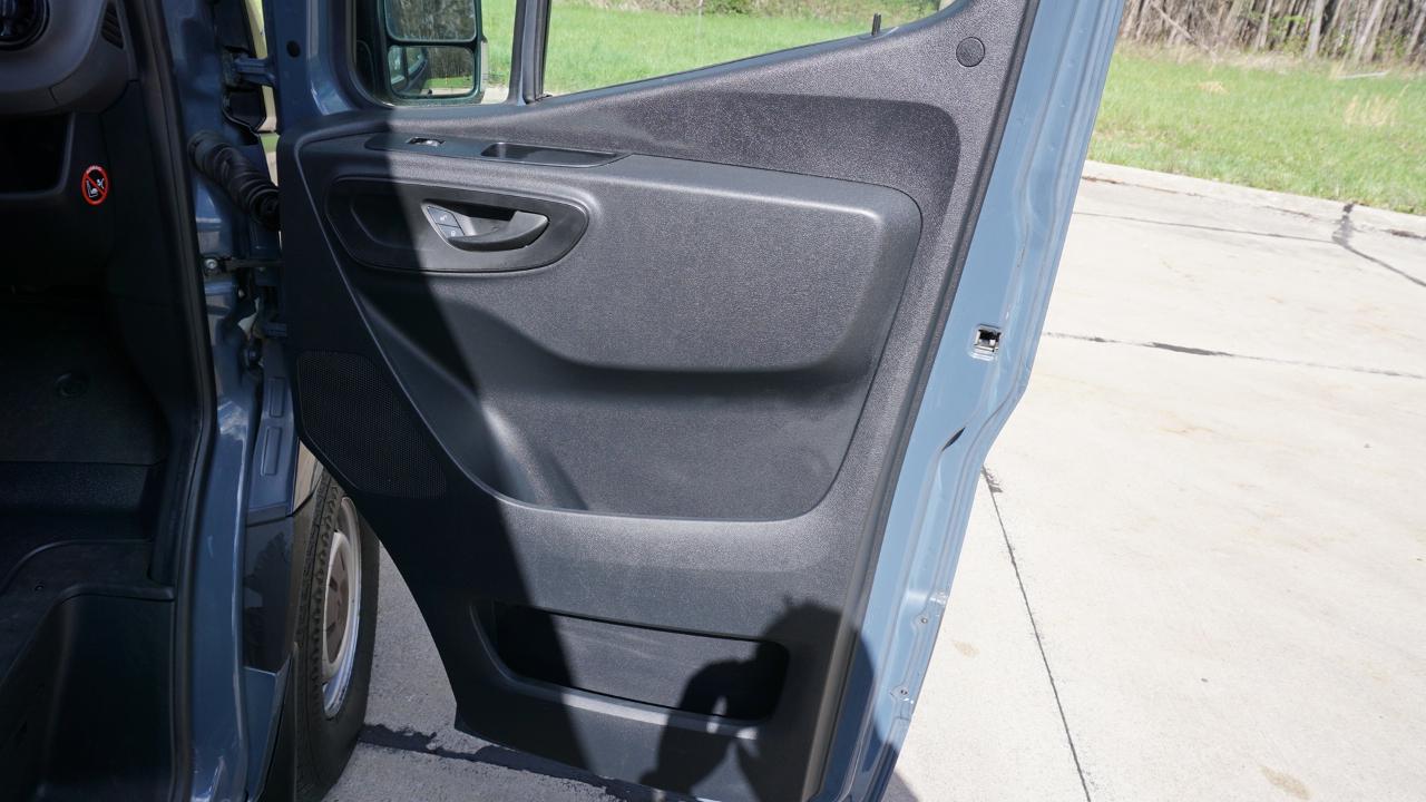 Mercedes-Benz Sprinter Van 2500 High Roof V6 170" RWD 2019