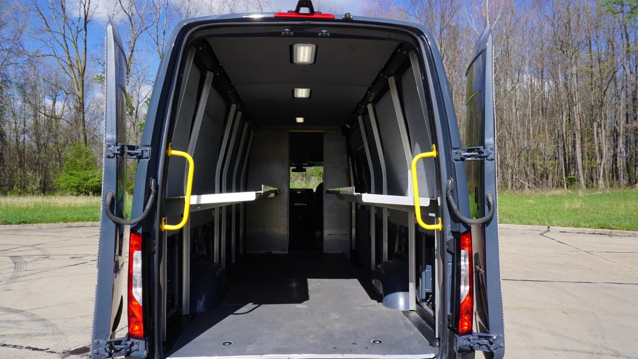 Mercedes-Benz Sprinter Van 2500 High Roof V6 170" RWD 2019